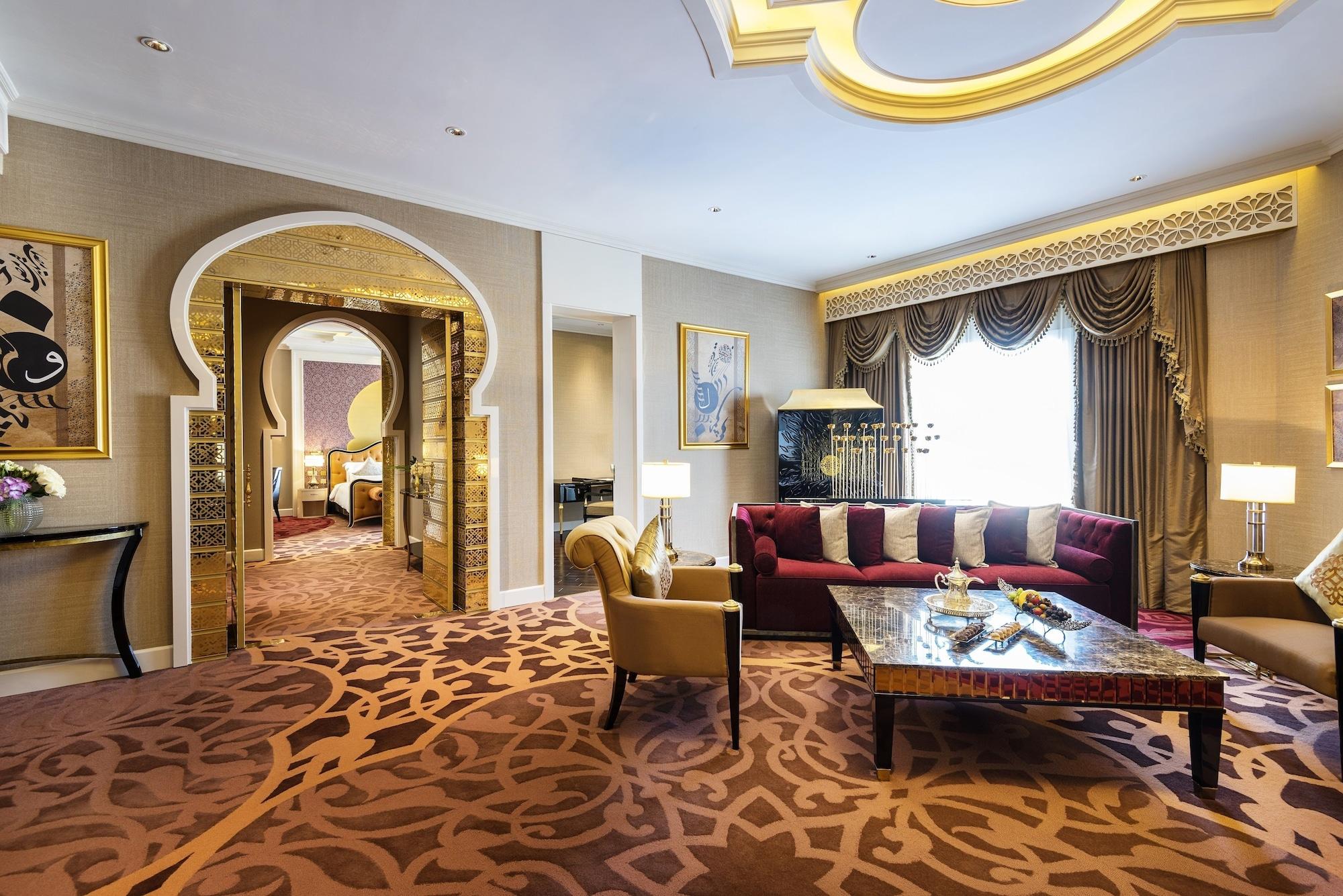 Ezdan Palace Hotel Doha Exterior foto A suite at the Jumeirah Emirates Towers Hotel